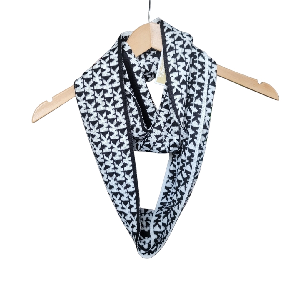 NWT Michael Kors Vertical Logo Pattern Infinity Scarf - Black/White